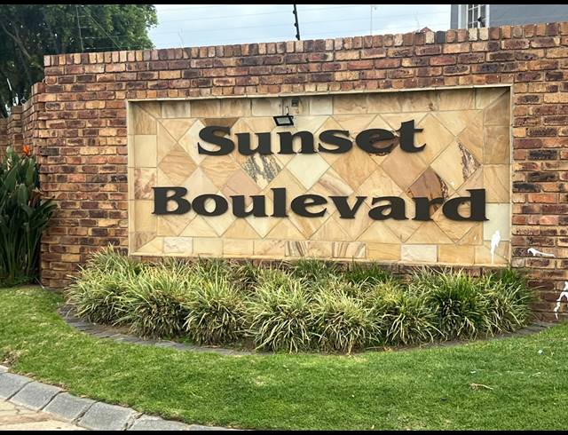 2 bed property to rent in SONNEVELD